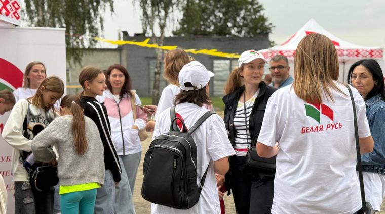 От интеллектуальных викторин до творческих мастерских. В Кривлянах проходит марафон "17 граней единства"