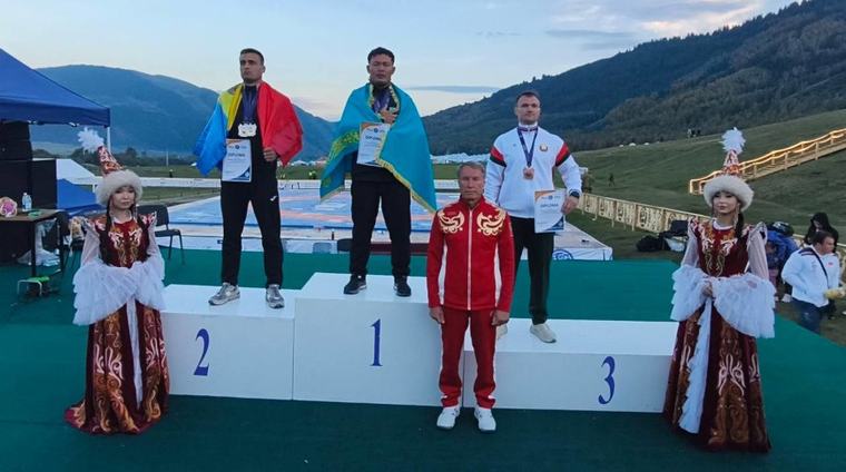 Белорус Хващевский взял бронзу Всемирных игр кочевников в армрестлинге