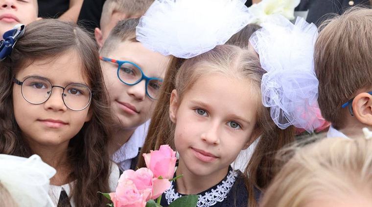 С бассейном, центром безопасности и спортивным городком. В Прилуках открыли школу на 1020 мест