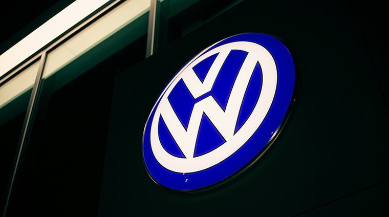 Volkswagen сократит четверть руководящих должностей для экономии расходов