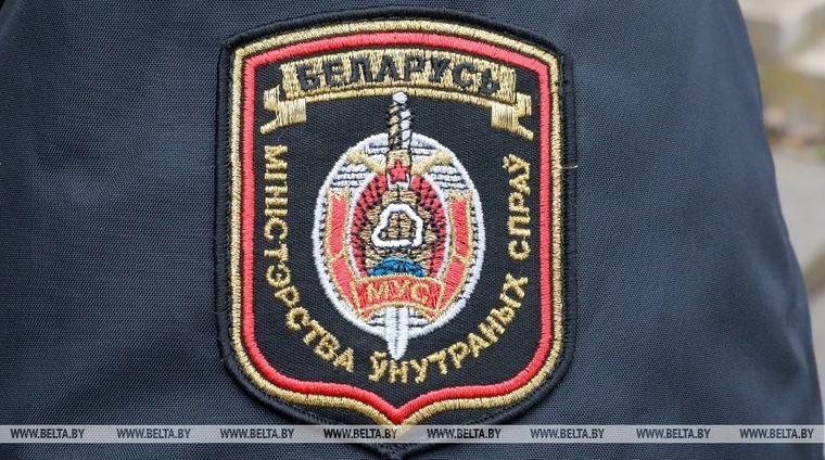 Кто совершает кражи из автомобилей и как уберечь свою машину от угона, рассказали в милиции