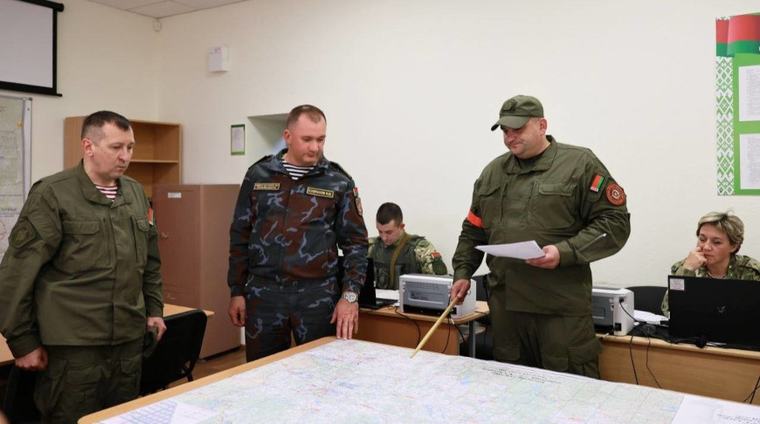 Экипировка, вооружение и условия службы. Кубраков проинспектировал спецподразделения