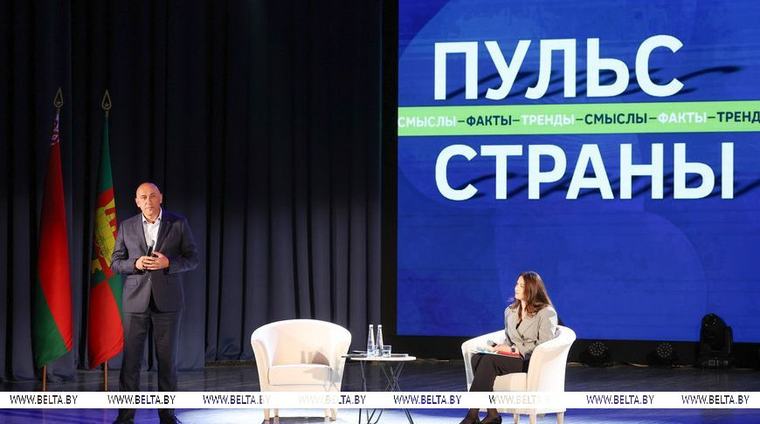 Преимущества для выпускников школ искусств при поступлении, проекты в культуре. О чем спрашивали Маркова в Барановичах