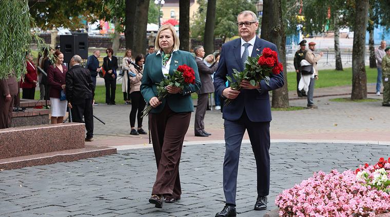 "Наши возможности и развитие - благодаря им". В Гродно почтили память погибших в годы ВОВ