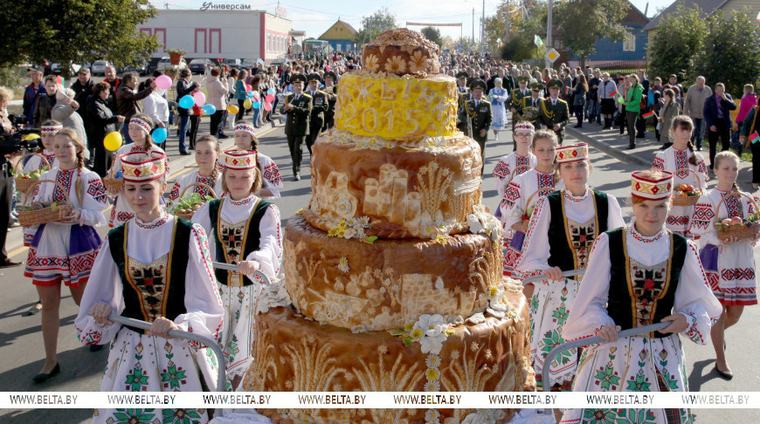 "Дажынкам" - 30! Каравай, песни и рекорды: как главный праздник хлеборобов стал брендом страны